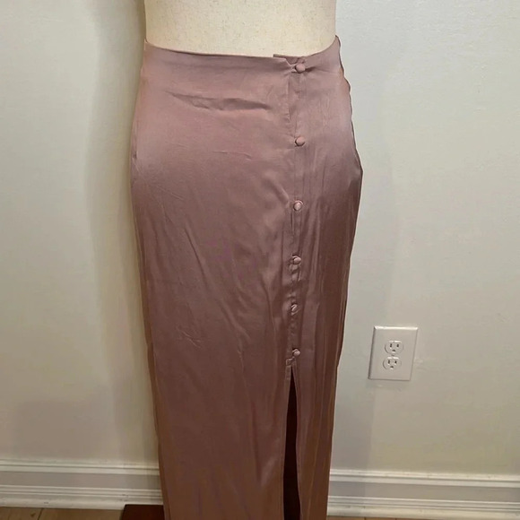 SOLD….CHASER STRETCH SILKY WOVEN MAXI SKIRT BUTTON FRONT SMALL NEW WITH TAGS - Picture 4 of 8